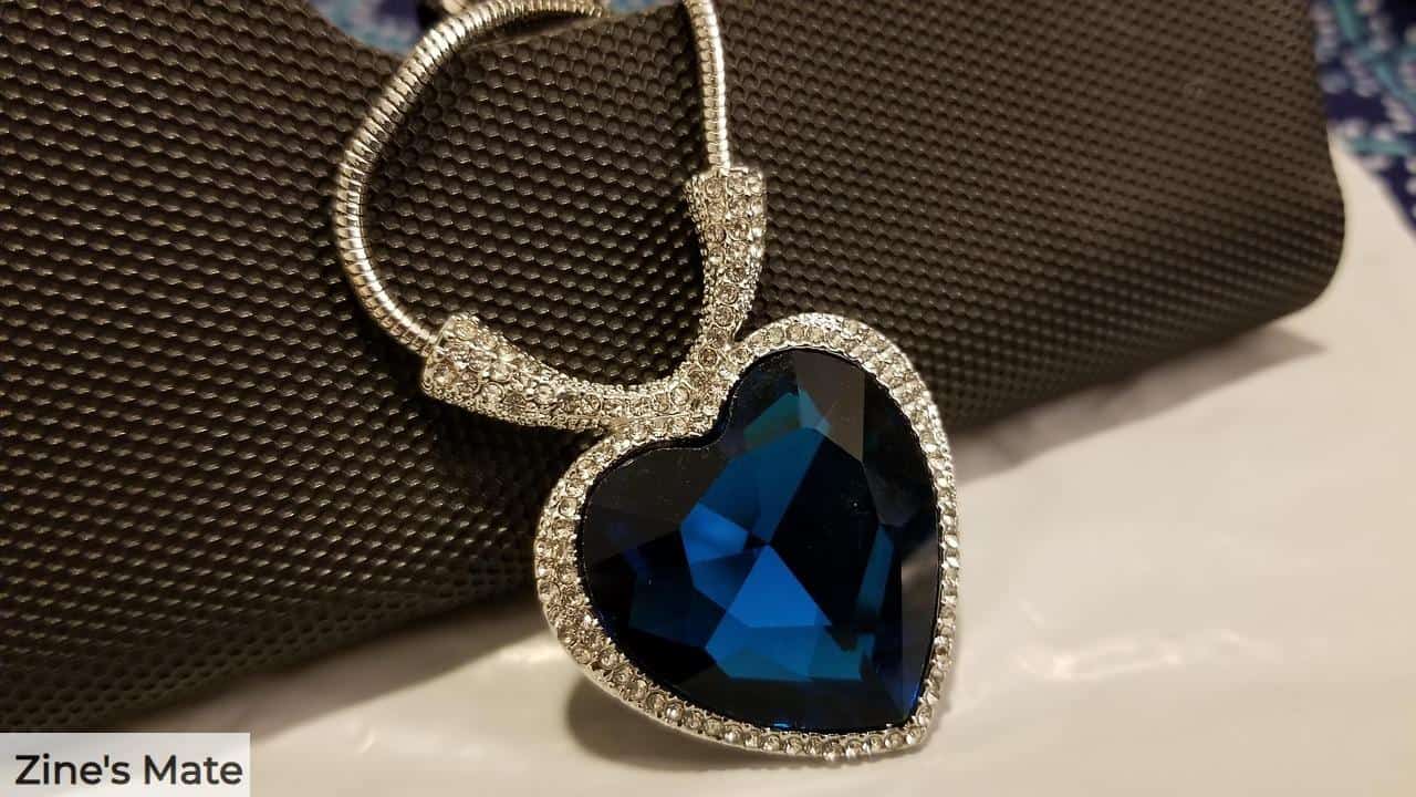 necklace, jewellery, pendent